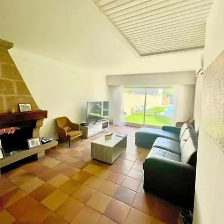 Villa A Deux Pas De La